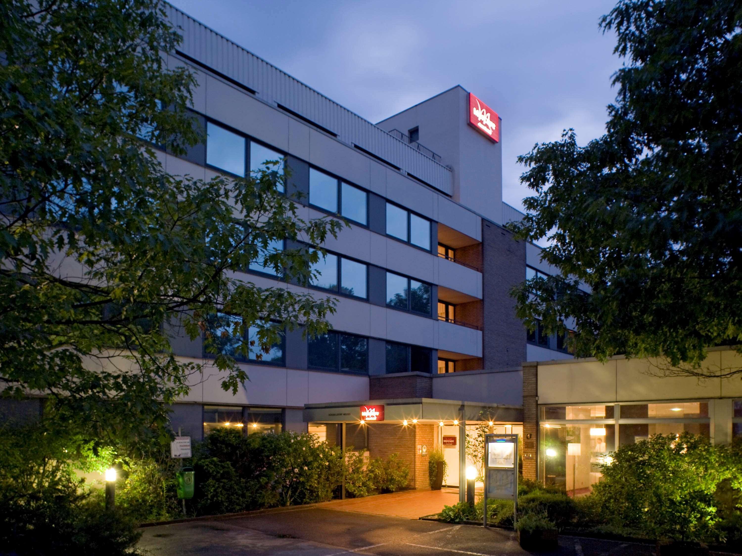 Mercure Hotel Düsseldorf Neuss Exterior foto